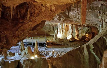 Caves-tours-Australia