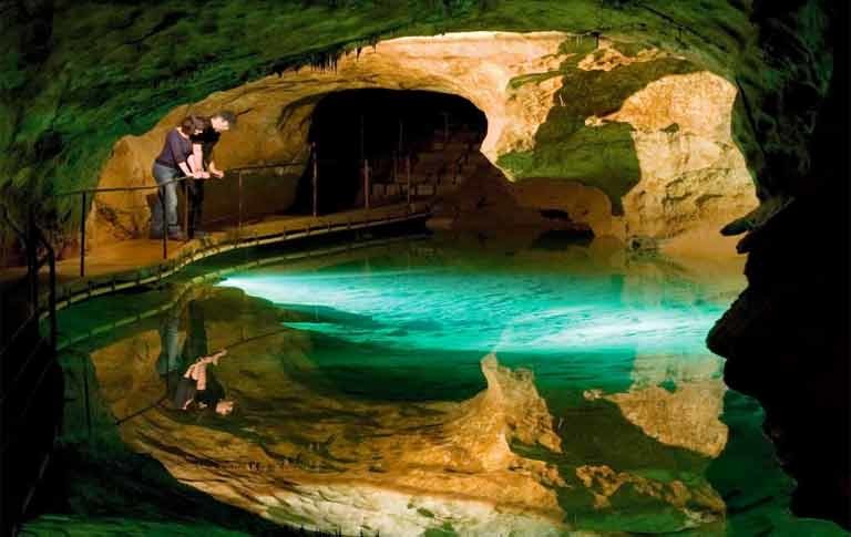 Jenolan caves