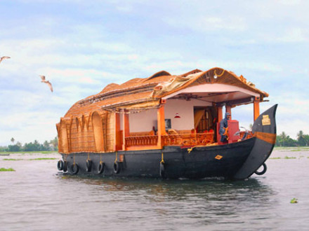 3 bedroom houseboat Alleppey Kumarakom